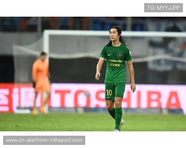 转会揭秘:老将回归国内联赛引发媒体与球迷热议,老将复出 转会揭秘:老将回归国内联赛引发媒体与球迷热议,老将复出