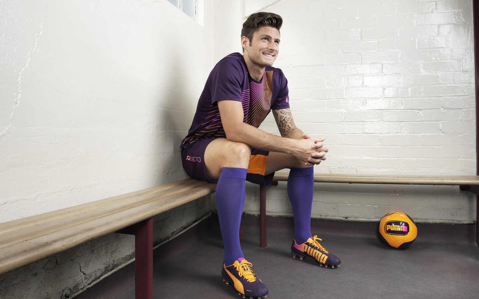 世界杯八强：法国力克英格兰 凯恩点球高射炮成转折点